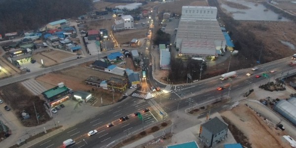 3. 220113_처인구 남사읍 봉명삼거리 80m 구간 2차로 확장 완료_사진2.jpg