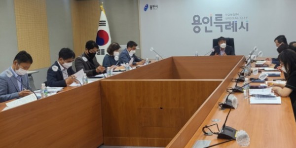 4. 용인시가 지난 13일 민생경제 안정 TF 첫 회의를 열었다..jpg