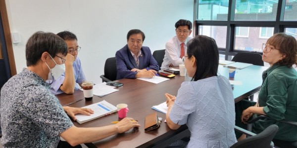 220804 윤충식.김성남 의원, 지역 현안 해결 방안 위해 논의.jpg