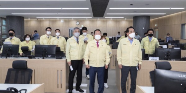 220812 안전행정위원회, 도 재난상황실 방문 및 도내 집중호우 피해현황 점검 (1).jpg