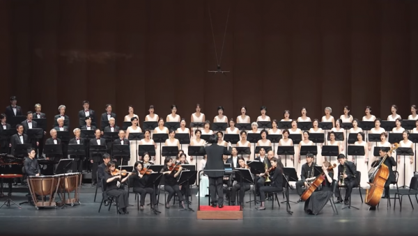 2-2. 용인시민합창단 공연모습.png