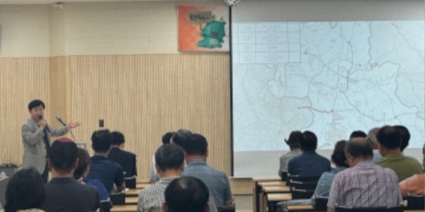 4. 용인특례시가 21일 처인구 양지면 도로망 확충 위한 주요도로 개설 사업 설명회를 열었다.jpg