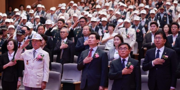 5-2. 25일 용인특례시청 에이스홀에서 열린 6.25전쟁 제74주년·정전협정 제71주년 행사 모습.JPG