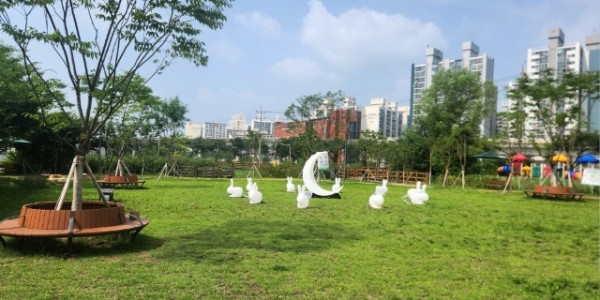 1-1. 용인특례시 처인구 유방동 234-2번지 일대 8184 규모로 조성된 _유방동 도시숲_ 전경.jpg