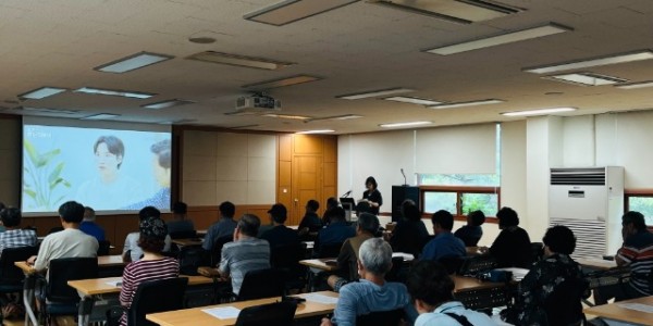 3. 수지는 25일 기본형 공익직불제 의무 교육 미이수자 대상으로 풍덕천1동 행정복지센터에서 ‘찾아가는 공익직불금 교육’을 했다..jpg