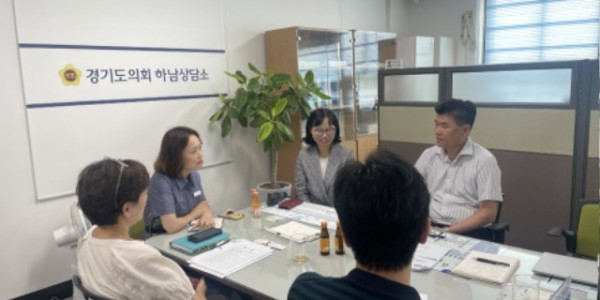 240827 윤태길 의원, 사회복지종사자 처우개선 방안 보고 받아.jpg