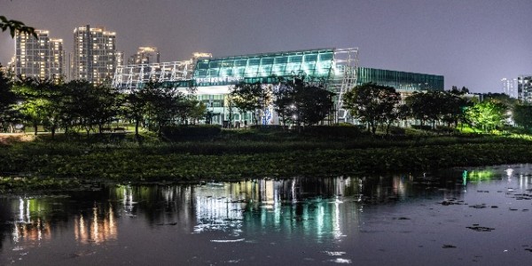 경기도미술관 전경_밤.jpg