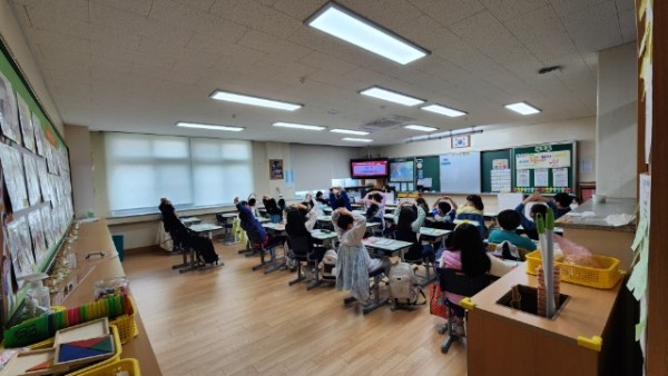 250320 2 아토피·천식 안심학교 프로그램 모습.jpg