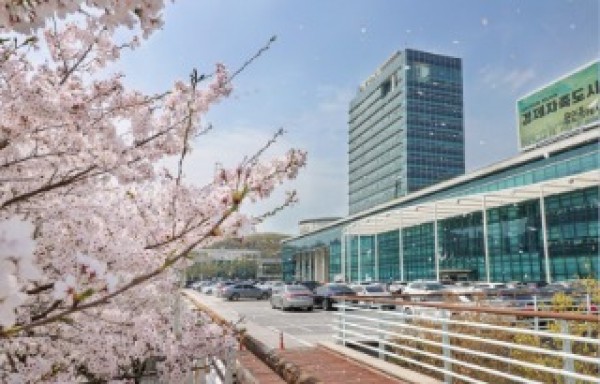 1. 용인특례시청사 전경.jpg