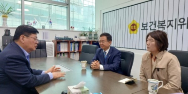 250417 이선구 의원, 경기복지재단과 AI복지 정책방향 논의...복지기술 향상 위한 정책공론화 필요 공감.jpg