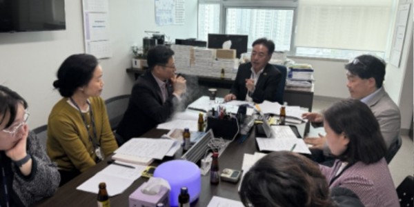 250418 김동규 의원, 경기도 외국인간병 제도 추진 위한 실무자 간담회 가져.jpg