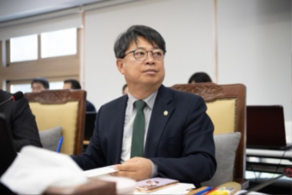 250508 김재훈 의원, 고립·은둔 청년 지원사업 관련 업무보고 가져 (1).JPG.jpg