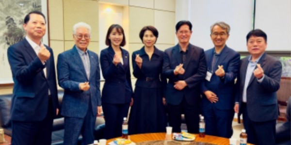 250512 이인애 의원, 제20회 경기도 입양의 날 기념행사 참석 (1).jpg