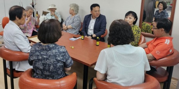 250619 7-1. 수지구 우수경로당 현장 방문.jpg