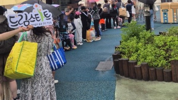 7. 용인특례시 드림스타트가 아동과 양육자를 대상으로 물놀이 체험 프로그램을 진행했다..jpeg