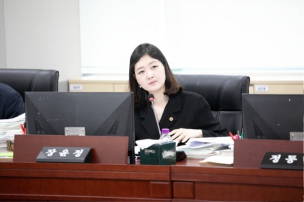 250627 장윤정 의원, “다회용기 지원사업, 일정·예산·집행 방식 점검 필요”(1).jpg