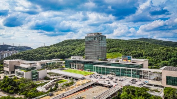 8. 용인특례시청사 전경.jpg