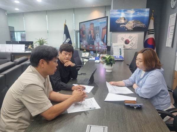 250717_사진자료2_전자영 경기도의원ㆍ임현수 용인시의원, 박문성 축구해설위원과 시민구단 방향성 모색 간담회 개최.jpeg