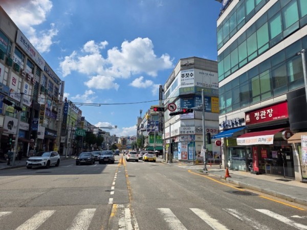 2. 제15호 골목형상점가로 지정된 구성언남 골목형상점가 전경.jpg