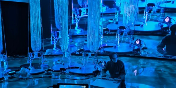 (메인사진) 퍼포먼스 모습1.jpg