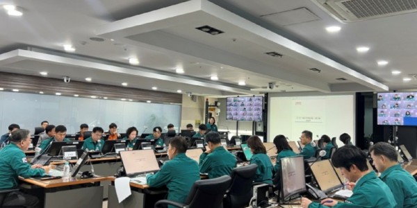 6. 용인특례시는 11일 시청 재난상황실에서 겨울철 재해에 대비한 종합대책 회의를 개최했다.jpg