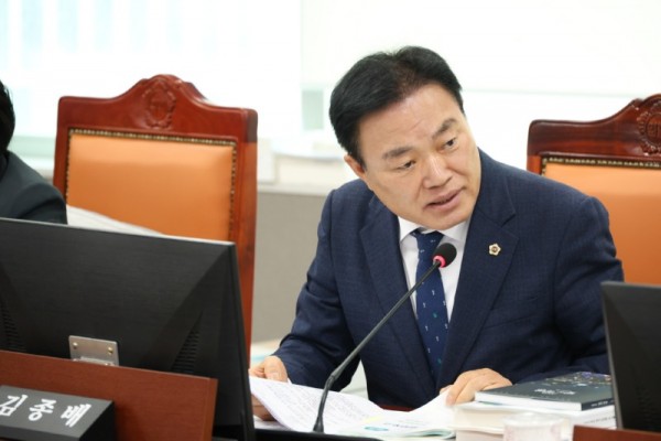 251118 김종배 의원, “비점오염원 노후시설·수돗물 오염사고 급증... 경기도는 실효성 있는 정비대책  구축 시급” (1) (1).jpg
