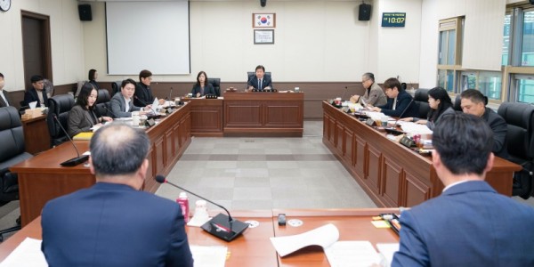 20251118 2025년 행정사무감사 2일차(1)자치행정위원회.jpg