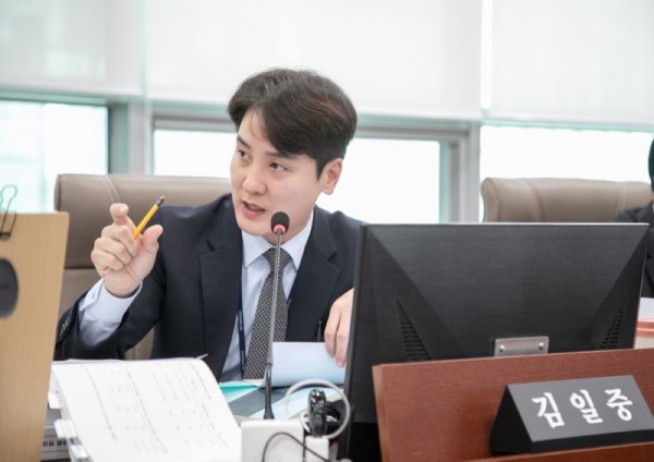 251119 김일중 의원, “경기도 학교서 매년 2~5건 횡령, 근본 개편 없으면 횡령은 반드시 반복된다... 학교 예산 관리 구조에 심.jpg