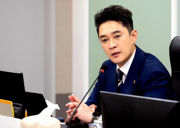 251121 전석훈 의원, “경기도 미래 먹거리 ‘피지컬 AI’ 예산, 69억에서 10억으로... 빈 껍데기 전락 위기”.jpg