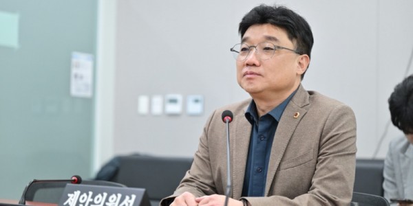 251121 김회철 의원 대표발의, 학교 여건에 맞춘 학교도서관 예산 편성 위한 개정조례안 원안가결 (1).jpg