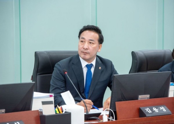 251121 김용성 의원, “사람 살리는 ‘금빛 동아줄’ 극저신용대출 꼭 필요해”.jpg