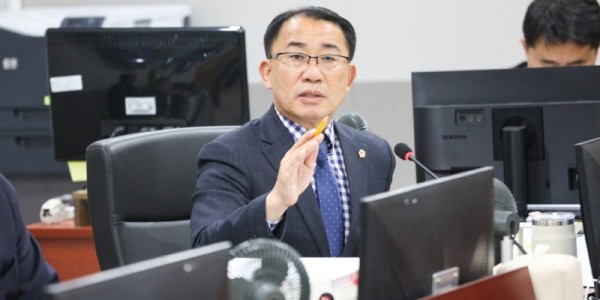 251121 김선영 의원, 경제실 소관 2026년도 예산안 심사서 ‘예산 신뢰’ 강조(1).jpg