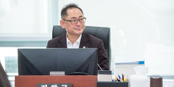 251121 김완규 의원, “퍼주기식 신규사업 말고 노인·장애인 필수복지부터 챙겨야”.jpg