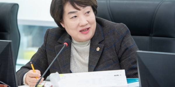 251121 “1,421만 도민보다 중앙정부 눈치인가” 지미연 의원 강력 비판.jpeg