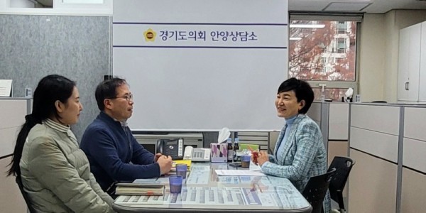 251124 이채명의원, 주민 숙원사업 해결..경수대로 평촌어바인퍼스트 앞 횡단보도 설치 착공1.jpg