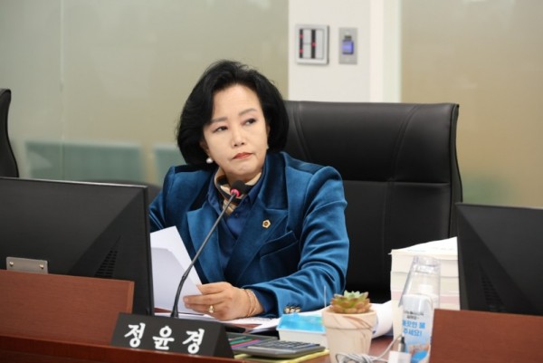 251125 정윤경 부의장, 수입 소고기 무관세 임박한 가운데 한우농가 지원_방역비 축소에 강한 우려 제기 (1).jpg