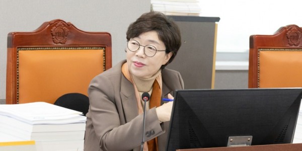 251126 박옥분 의원, 철도건설 예산 폭증, 물류 안전 축소...2026년 예산 구조 불균형 심각.JPG.jpg