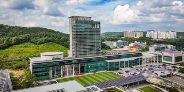 2. 용인특례시청사 전경.jpg