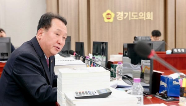 251209 안계일 의원, 경기도 취약노동자 예산 대폭 감액 질타 “노동 정책의 근간을 스스로 무너뜨린 결정”.jpg