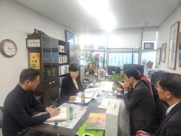 251209 이채명 의원, 공유재산 실태조사 등 지방재정 혁신과제 논의1.jpg