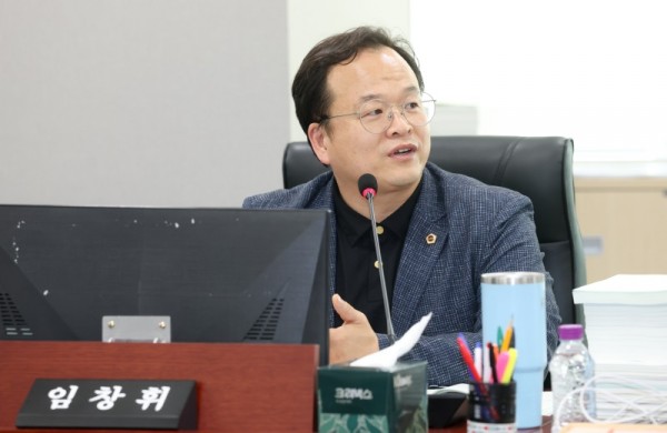 251209 임창휘 의원, 마을 공동체 사업, 예산 축소로 동력 상실 우려...“활동가에 대한 사회적 인정과 예산 지원 필수”.jpg