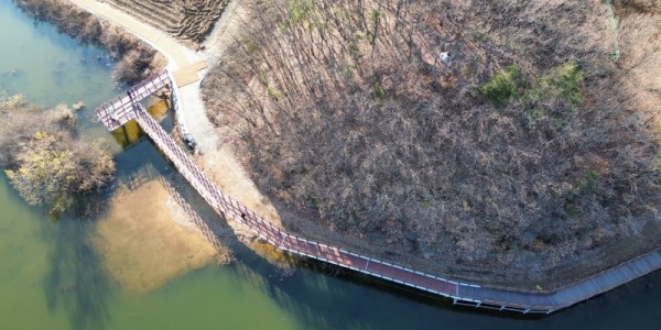 3-1. 용인특례시가 처인구 이동읍에 있는 이동저수지 둘레길 단절 구간 연결공사를 마무리했다..JPG