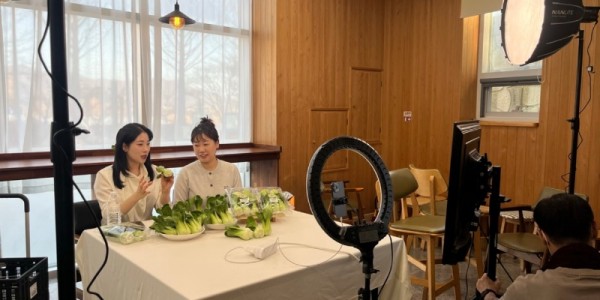 2. 용인특례시는 최근 용인시농업기술센터에서 청년농업인을 대상으로 ‘2025년 라이브커머스 교육’을 했다.jpg