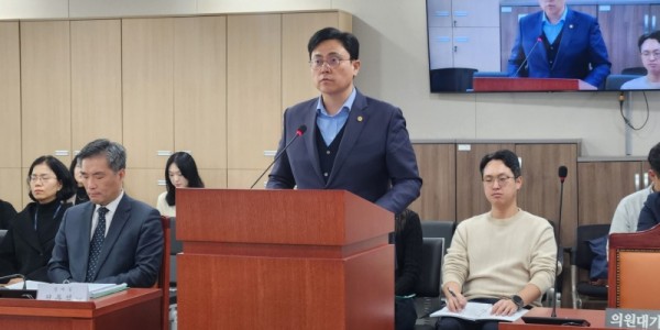 251218 이용욱 의원, 마을기업 지원 조례 상임위 통과... 道 차원 육성 체계 완비.jpg