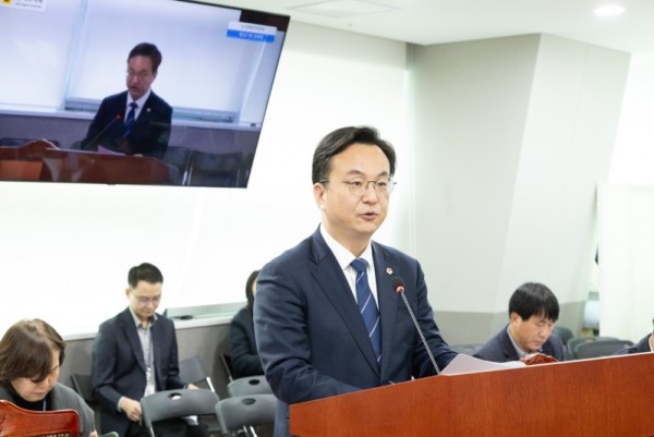 251222 이동현 의원, 전국 시·도 최초 반려동물 입양 활성화 및 지원 조례안 상임위 통과 (1).JPG.jpg