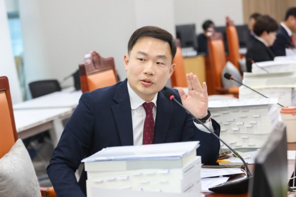 251223 이호동 의원, 대입 학폭 반영 의무화됐는데... 경기도교육청 학폭위 ‘변호인 중도 퇴장’ 논란.jpg