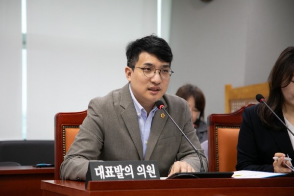 251223 장민수 의원, “청년이 머물고 성장하는 도시로”... 청년친화도시 조성 조례 상임위 통과 (1).jpg