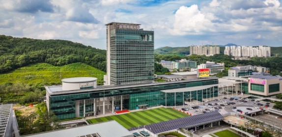 1. 용인특례시청사 전경.jpg