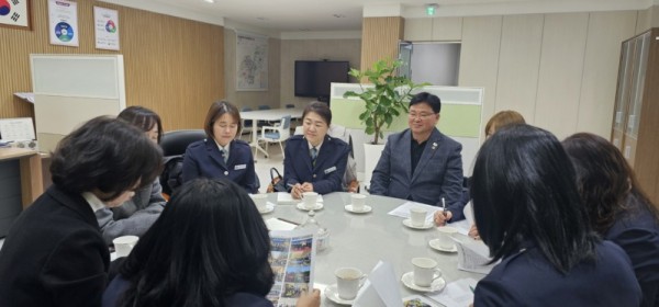 251224 성기황 의원, 학생 안전 지키는 학부모폴리스와 소통 행보 이어가! (1).jpg