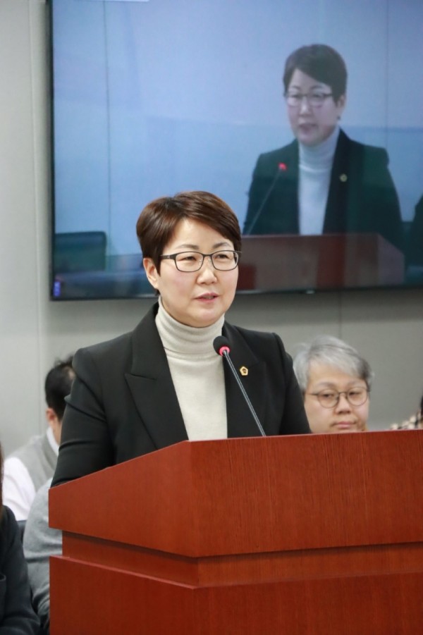251226 성복임 의원, 80세 이상 택시비 지원 등 경기도 교통약자 교통비 지원 조례안 본외희 통과 (1).jpg